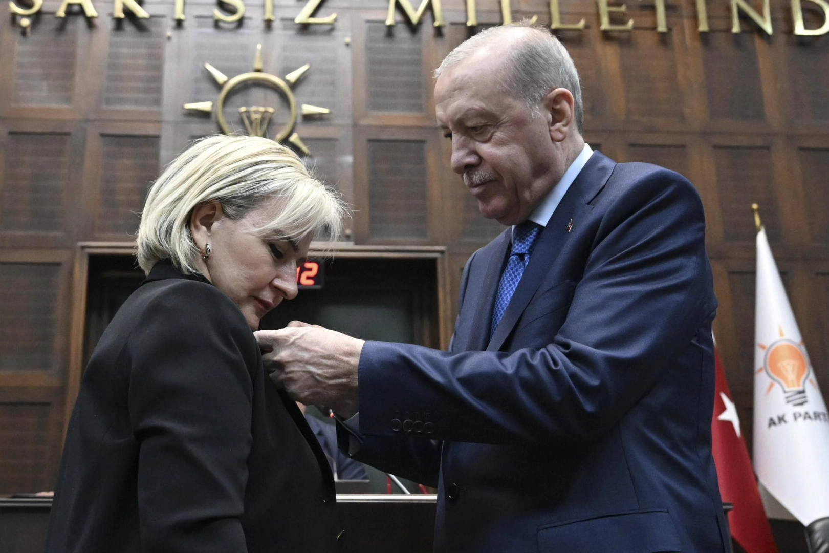 İstanbul Milletvekili Nimet Özdemir AK Parti’ye Katıldı
