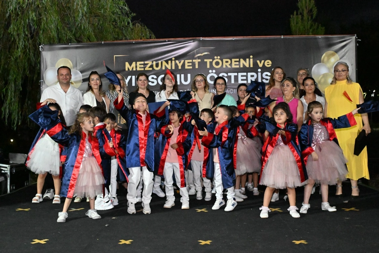 Manisa Büyükşehir Belediyesi Çocuk Eğitim Merkezlerinde Mezuniyet Heyecanı