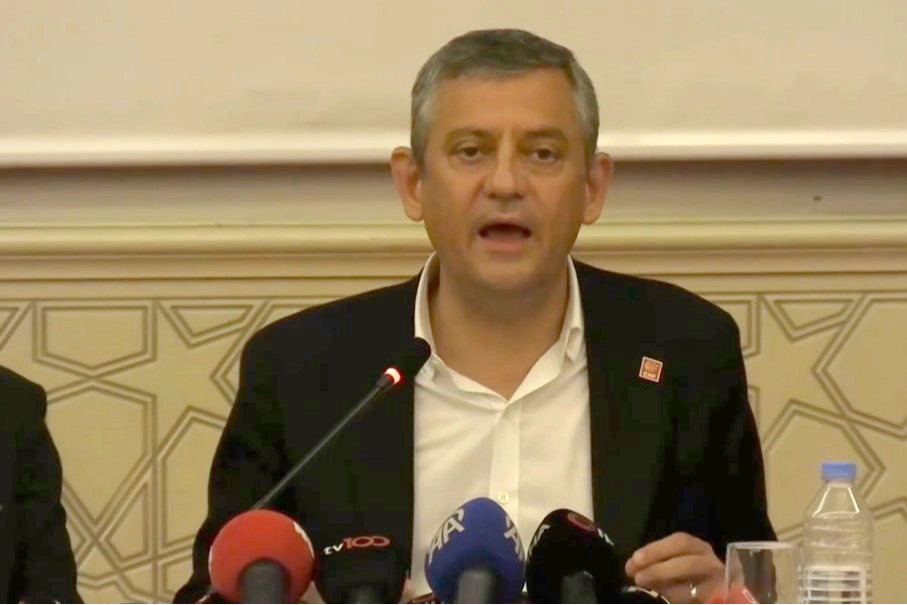 Özgür Özel’den Diyarbakır’da Parti ve Kurultay Açıklaması