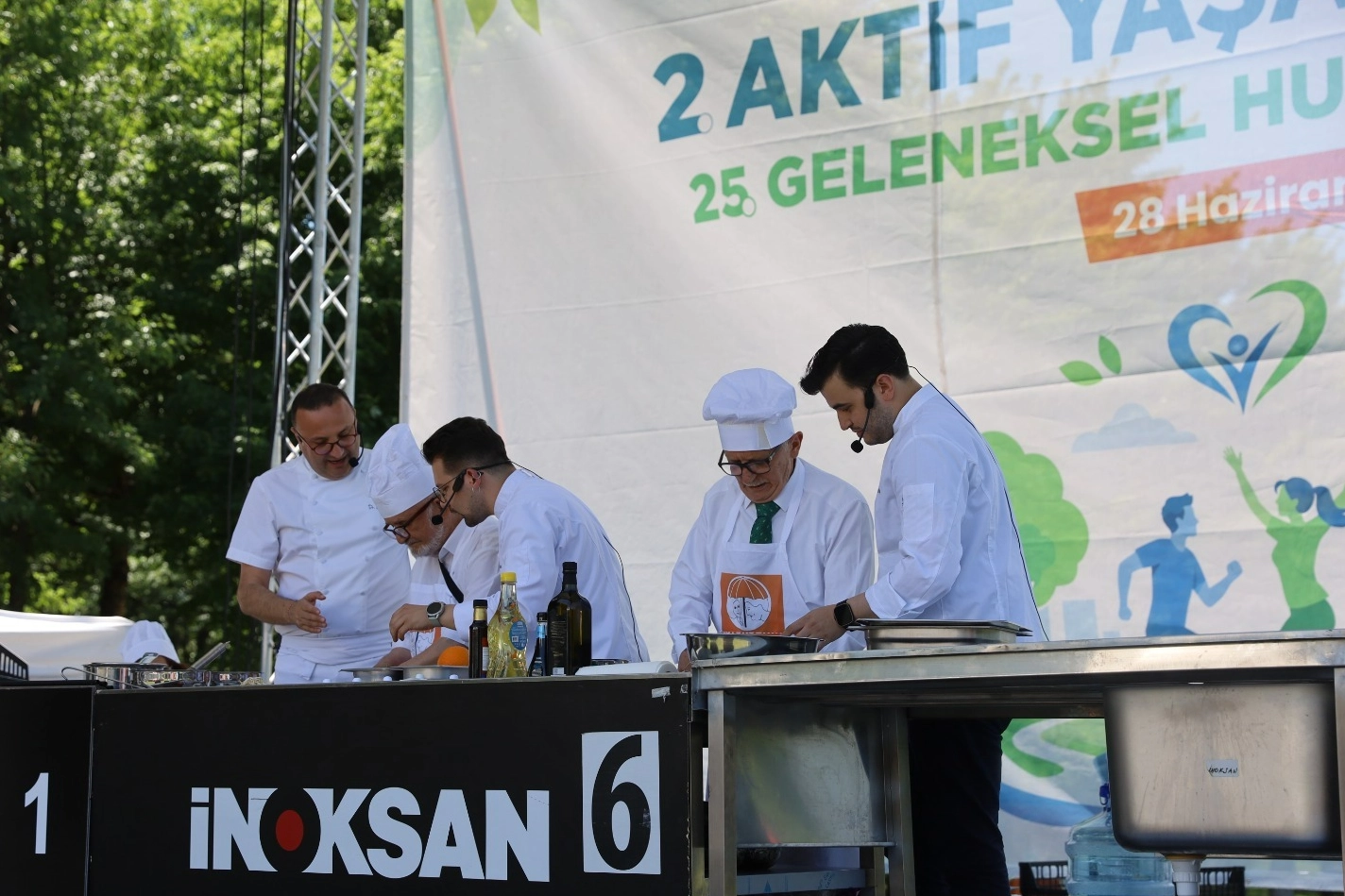Bursa’da 2. Aktif Yaşam Şenliği ve 25. Geleneksel Huzurevi Kermesi Düzenlendi