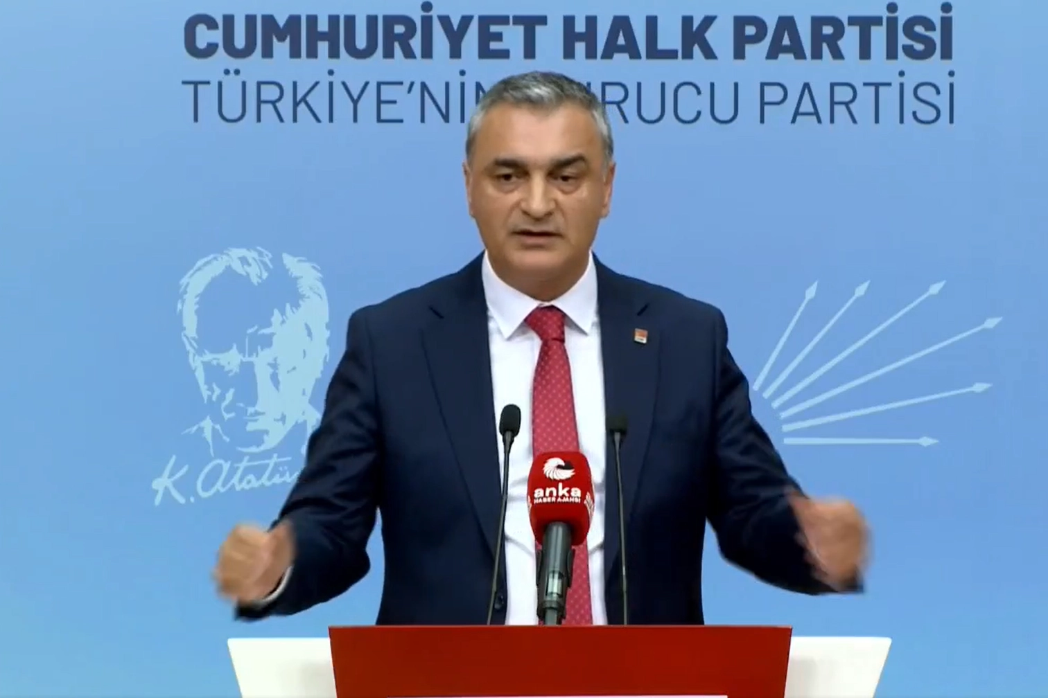 CHP'de 15 İle Yeni İl Başkanı Atandı, 7 İl Örgütü Feshedildi